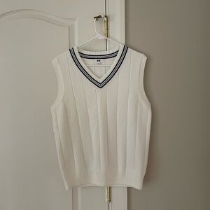 Uniqlo men’s sweater vest